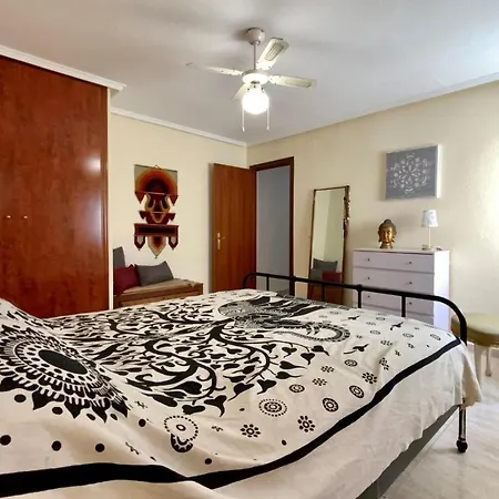 Stunning In With Kitchen Apartment *